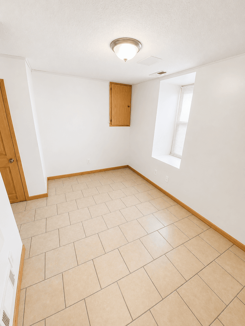 Minneapolis Apartment: 1231 8th St SE