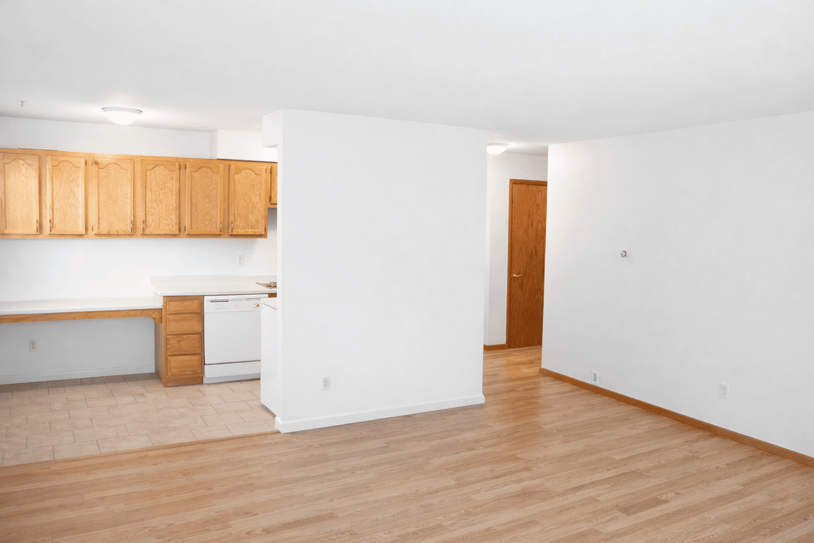 Minneapolis Apartment: 616 10th Ave SE