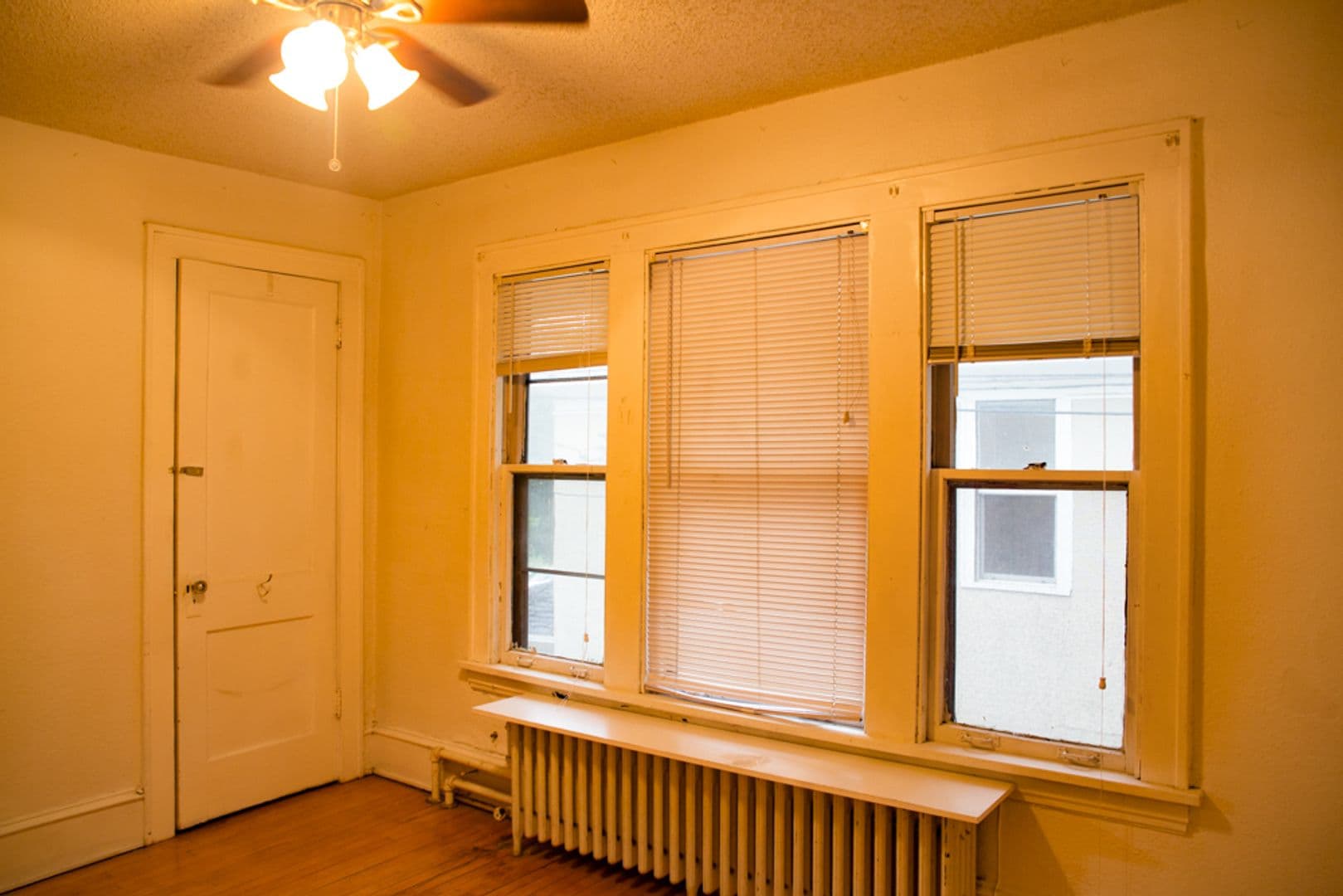 Minneapolis Apartment: 925-27 22nd Ave SE