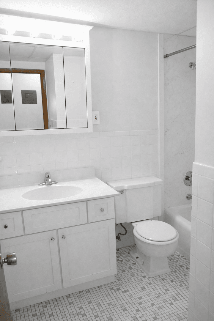 Minneapolis Apartment: 616 10th Ave SE
