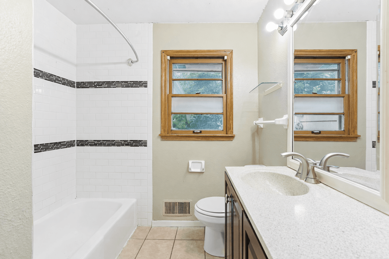 Minneapolis Apartment: 2905 32nd Ave NE