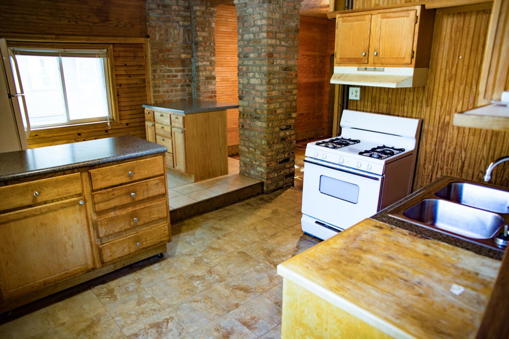 Minneapolis House: 1811 Como Ave SE