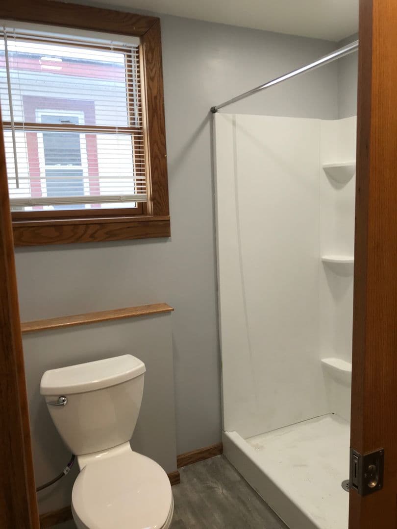 St. Paul Apartment: 1641 Hewitt Ave
