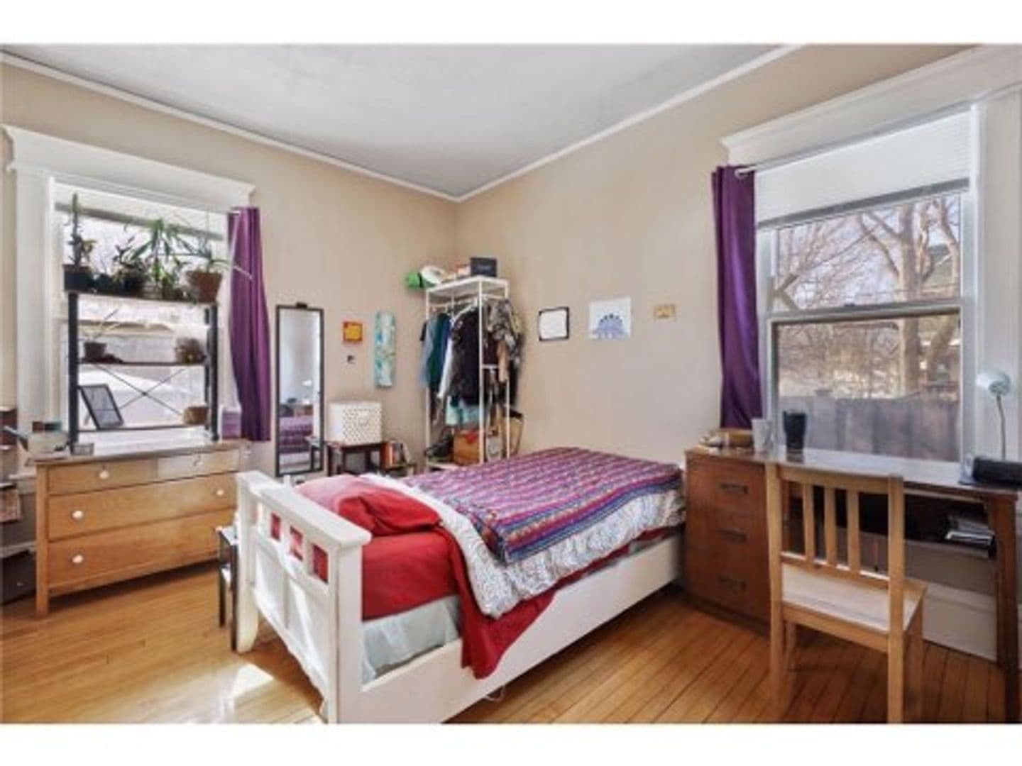 St. Paul Apartment: 1862 Roblyn Avenue