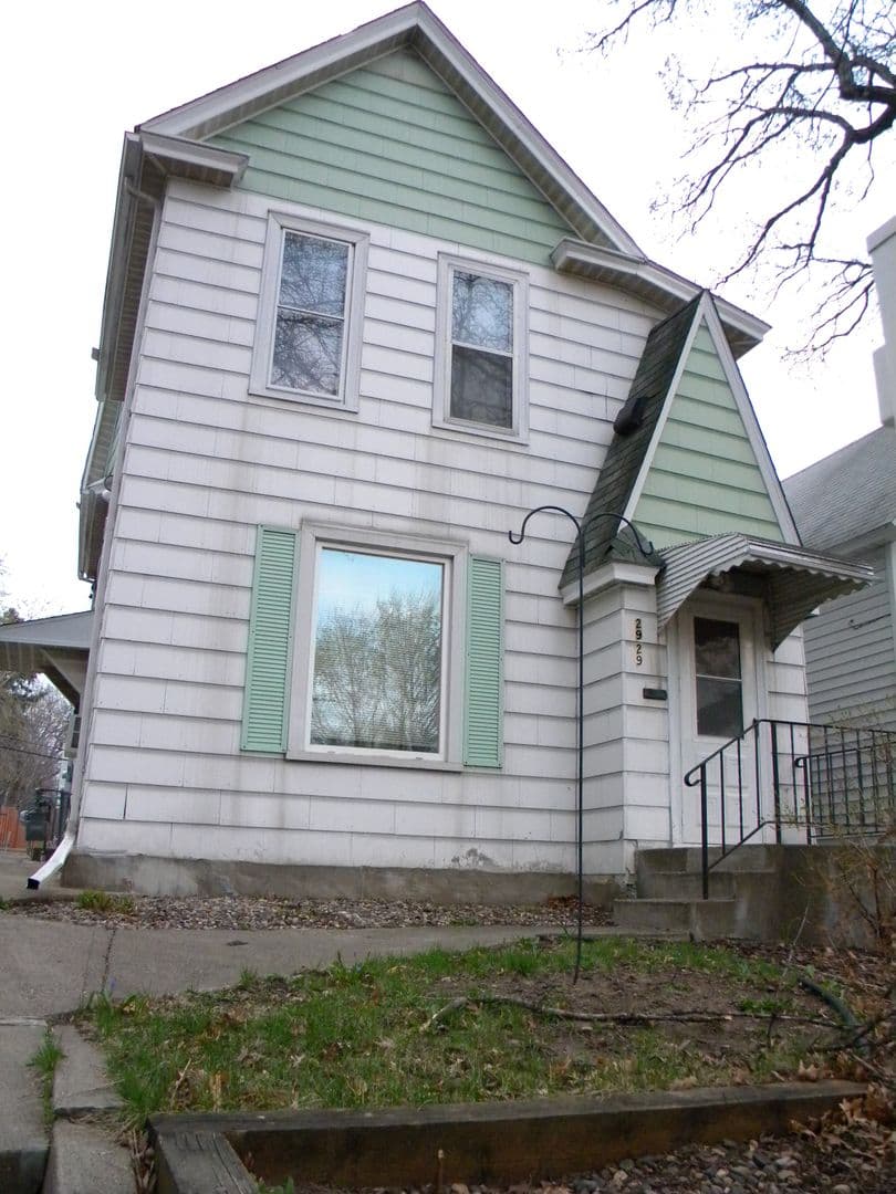 Minneapolis Apartment: 2929 Fillmore St NE