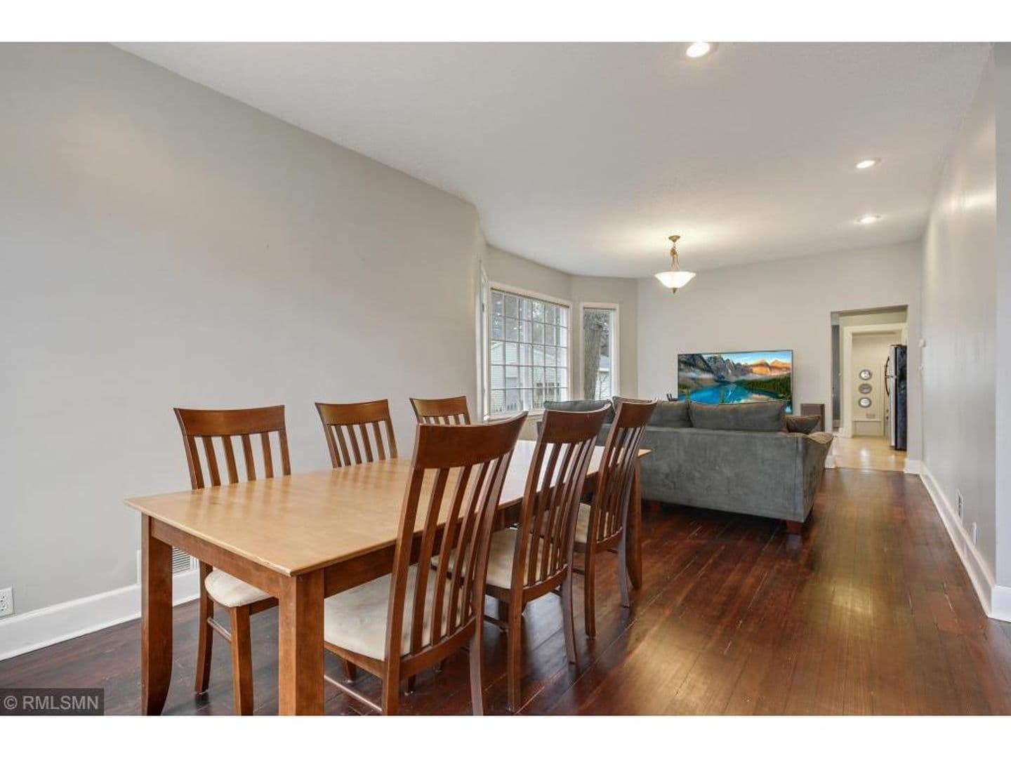 St. Paul Apartment: 1522 Minnehaha Ave W
