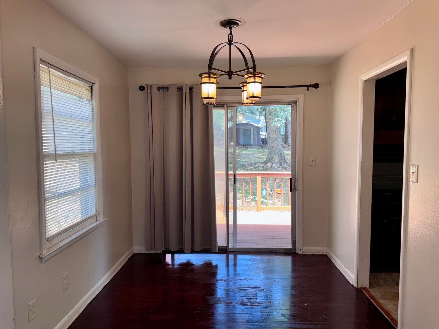 Forest Park House: 430 Windsor Dr.