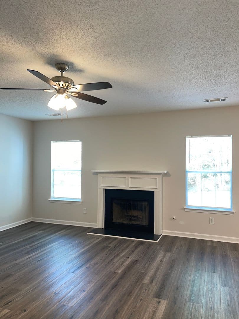 College Park House: 4181 Post Oak Grove
