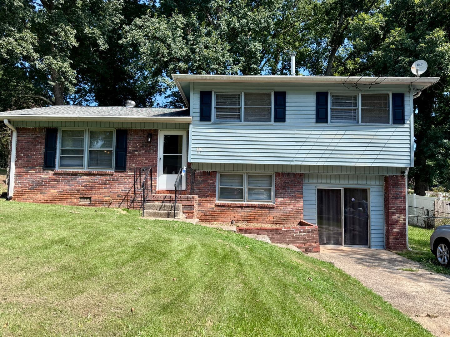 Forest Park House: 430 Windsor Dr.