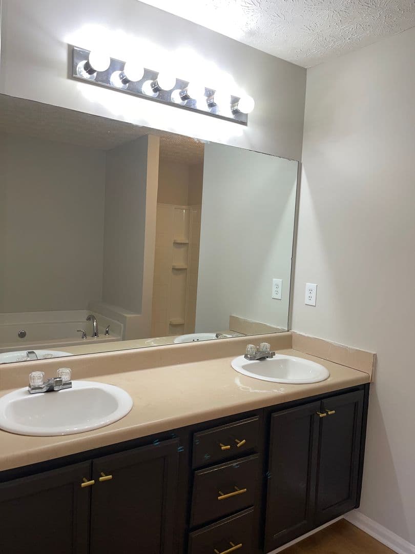 Jonesboro House: 8262 Parkwood Place