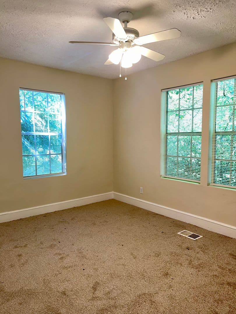 Decatur House: 1088 Forrest Blvd.