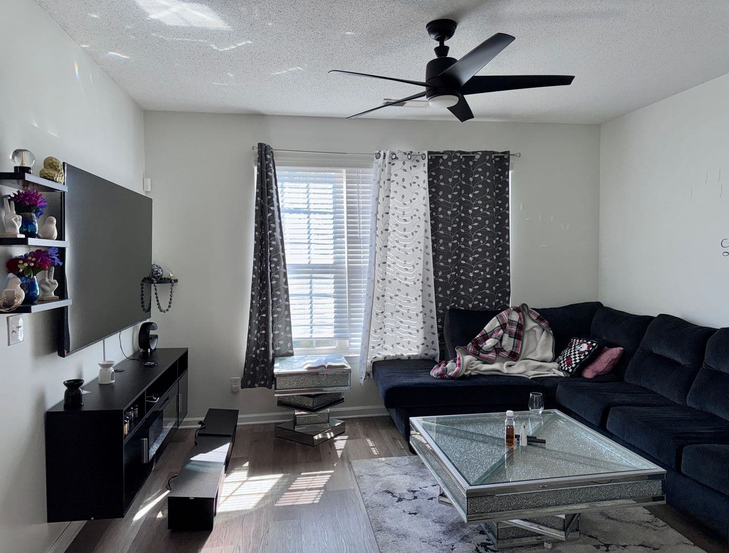 Jonesboro House: 304 Commons Dr
