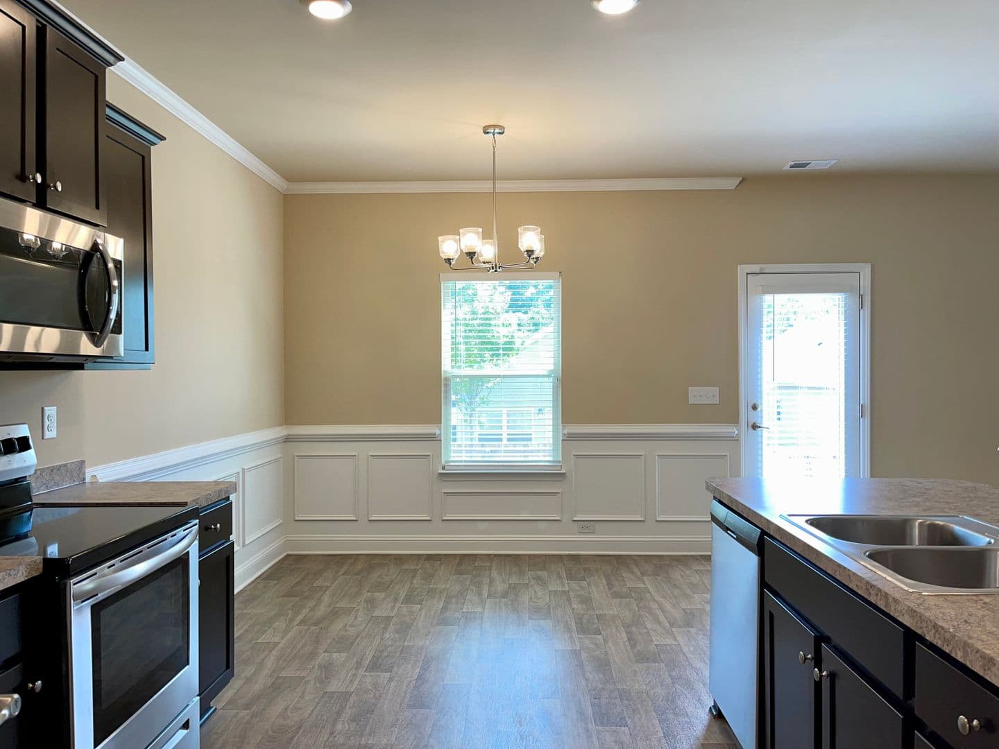 Hampton House: 2651 Lovejoy Crossing Ln