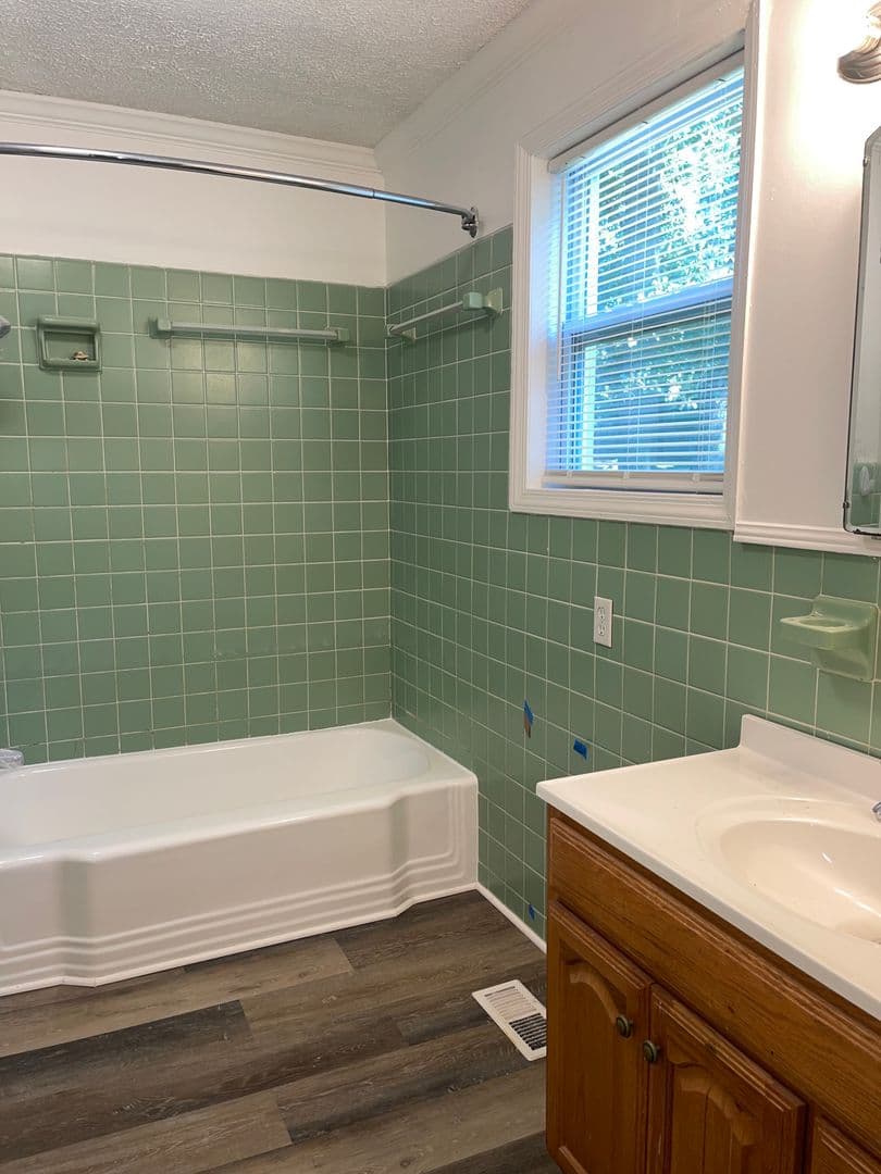 Decatur House: 1088 Forrest Blvd.