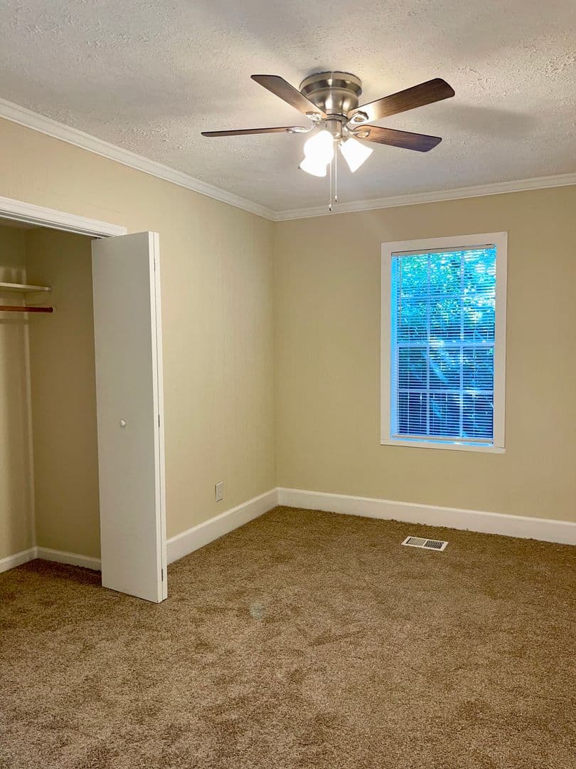 Decatur House: 1088 Forrest Blvd.