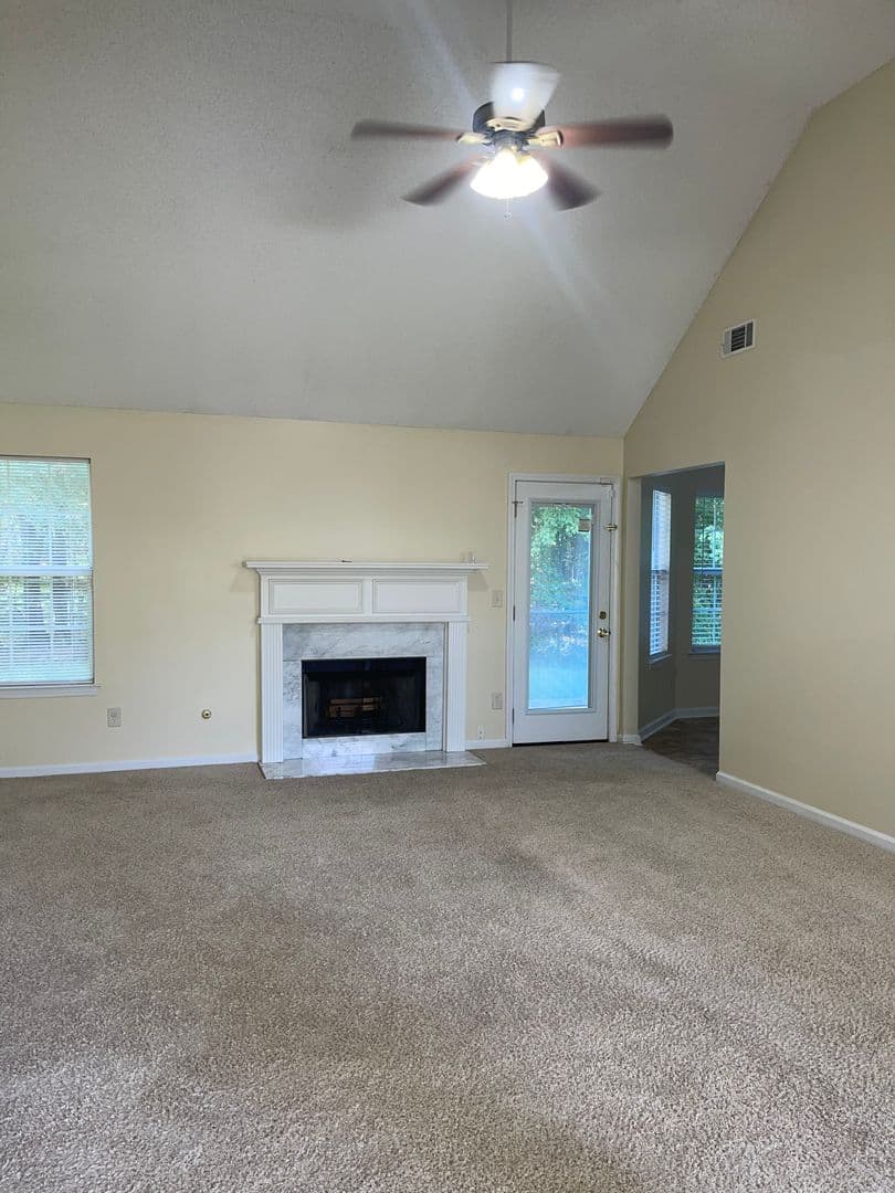 Hampton House: 206 Goldleaf Dr