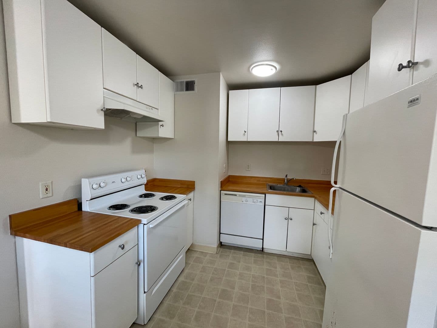 Santa Clara Apartment: 365 Saratoga Ave