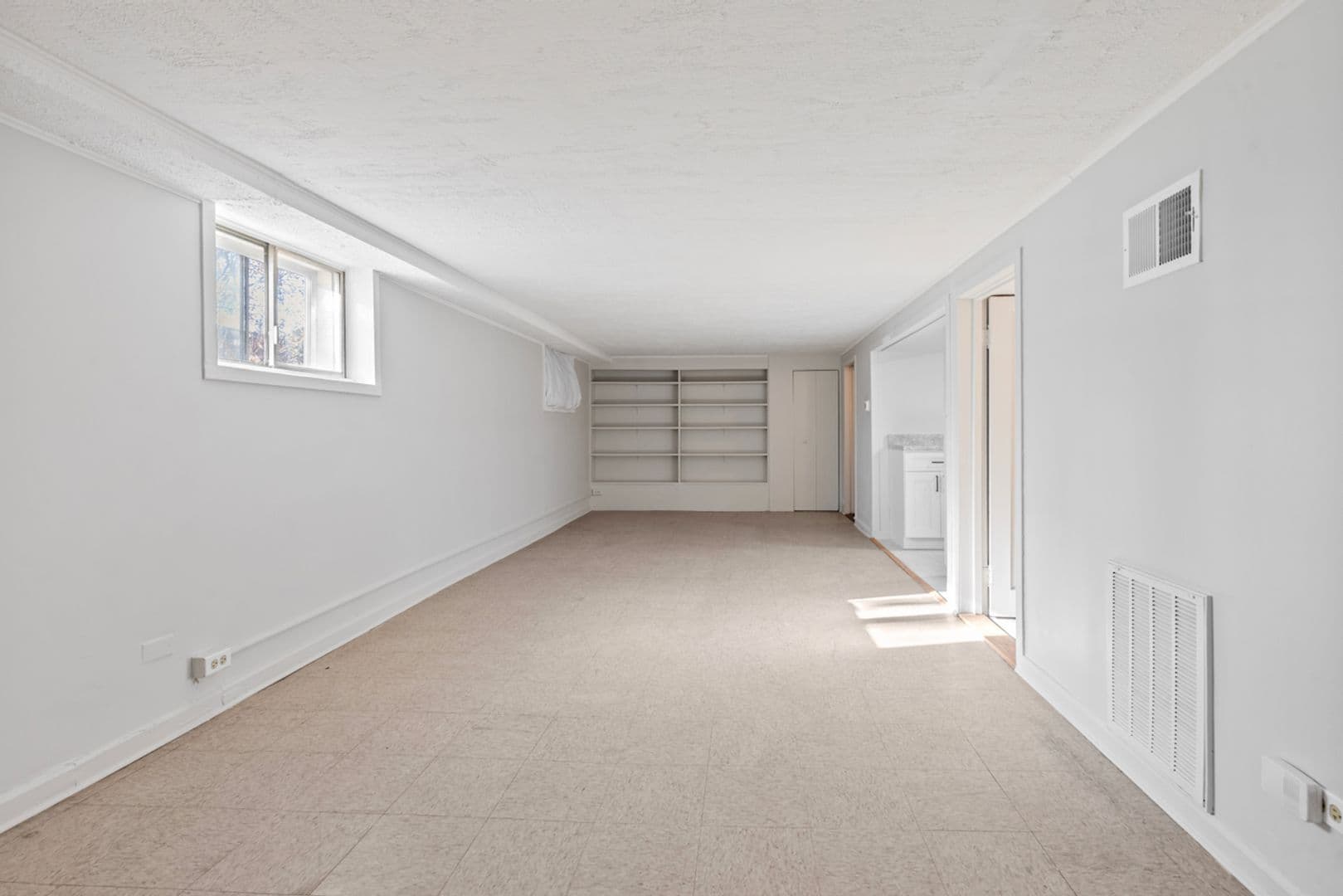 Chicago Apartment: 5701 N. Keystone
