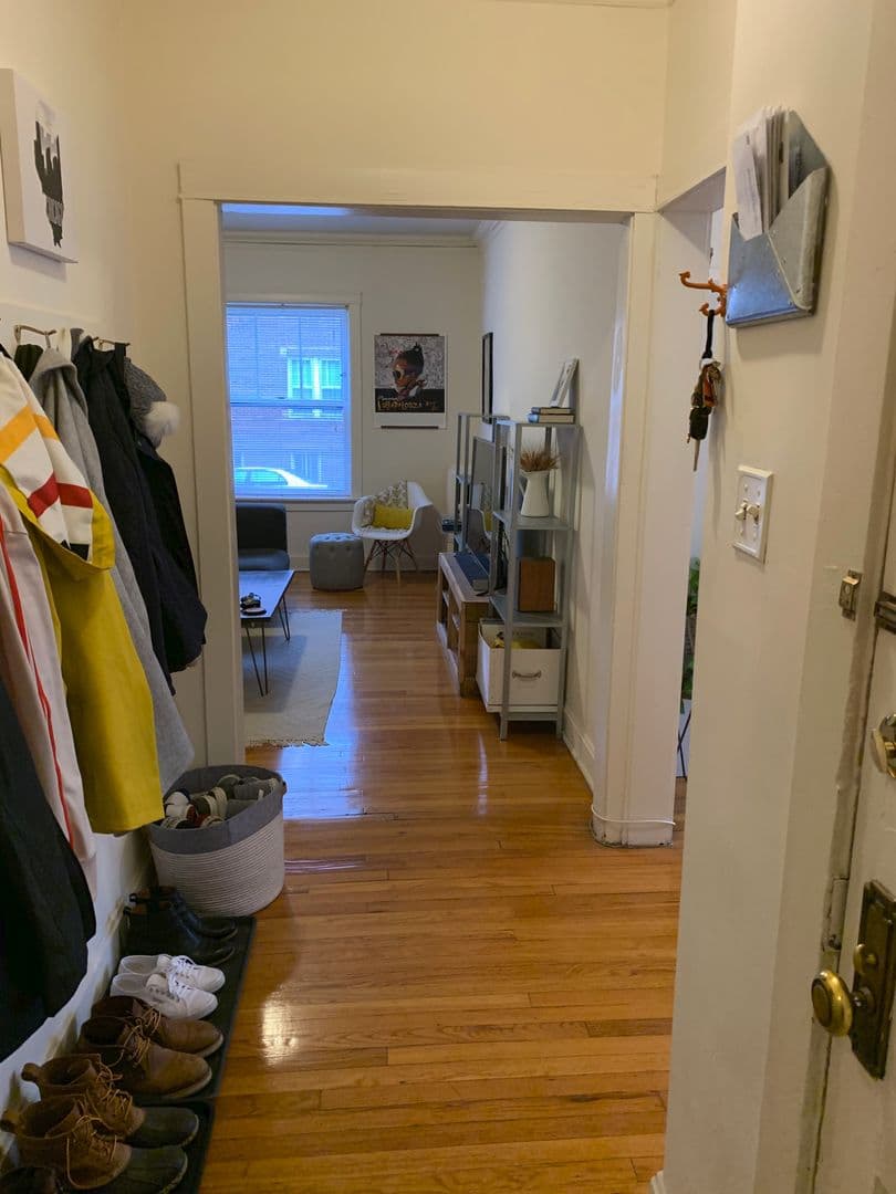 Chicago Apartment: 1900 W. Cornelia