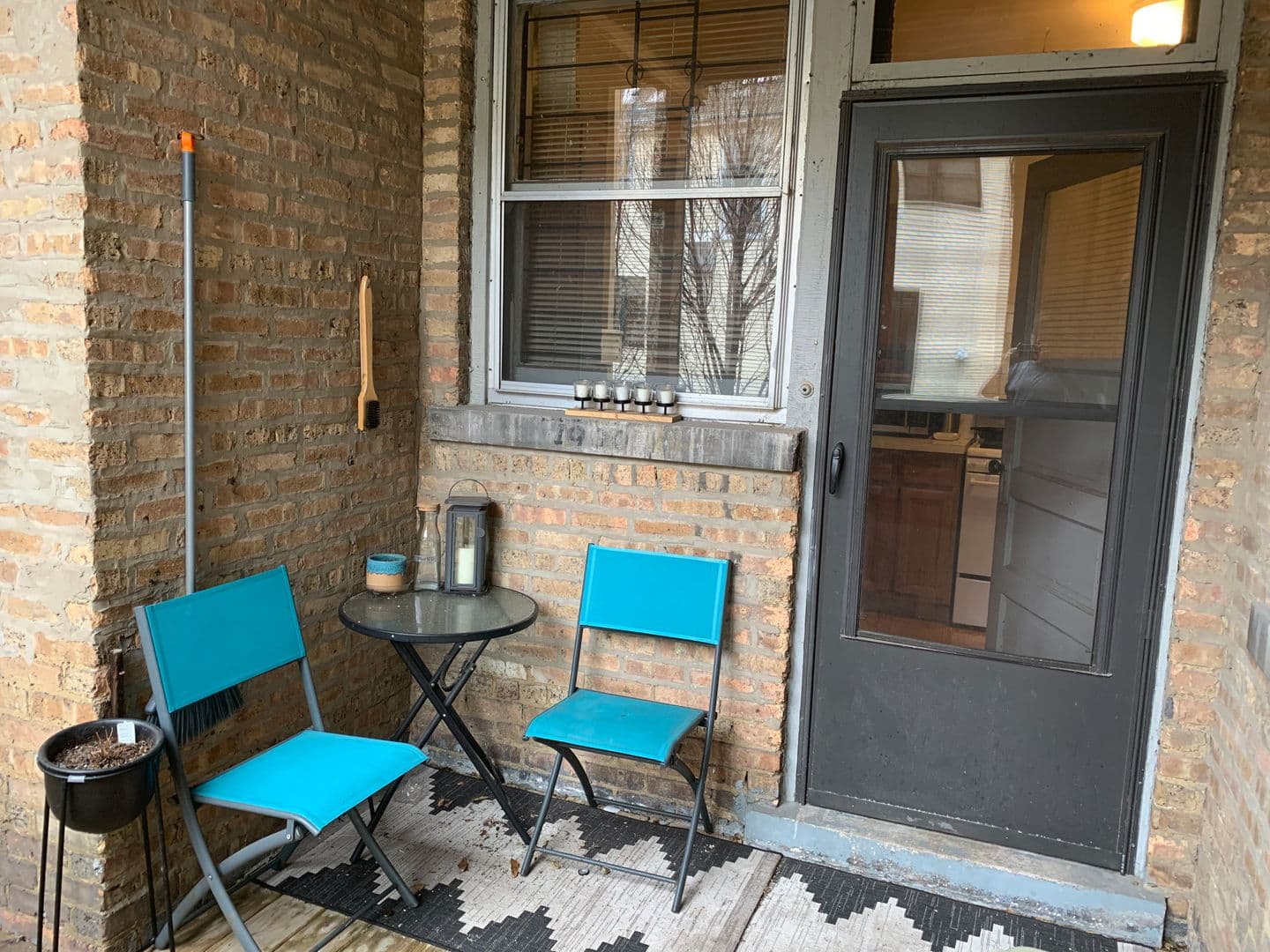 Chicago Apartment: 1900 W. Cornelia