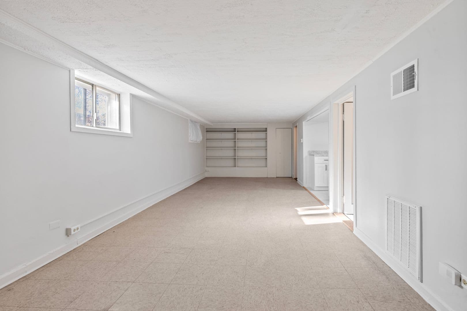 Chicago Apartment: 5701 N. Keystone