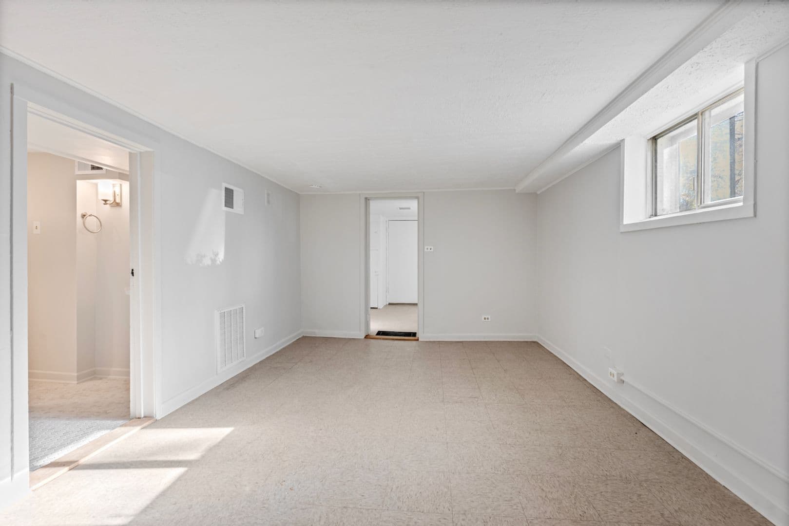 Chicago Apartment: 5701 N. Keystone