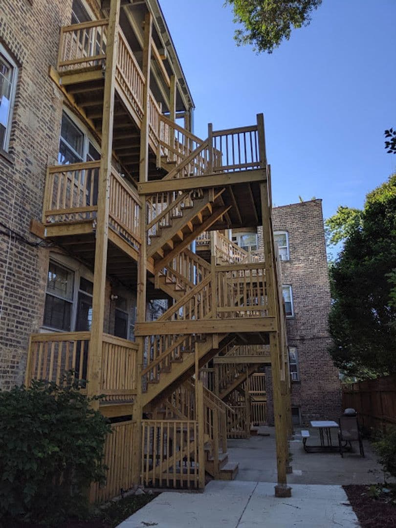 Chicago Apartment: 1900 W. Cornelia