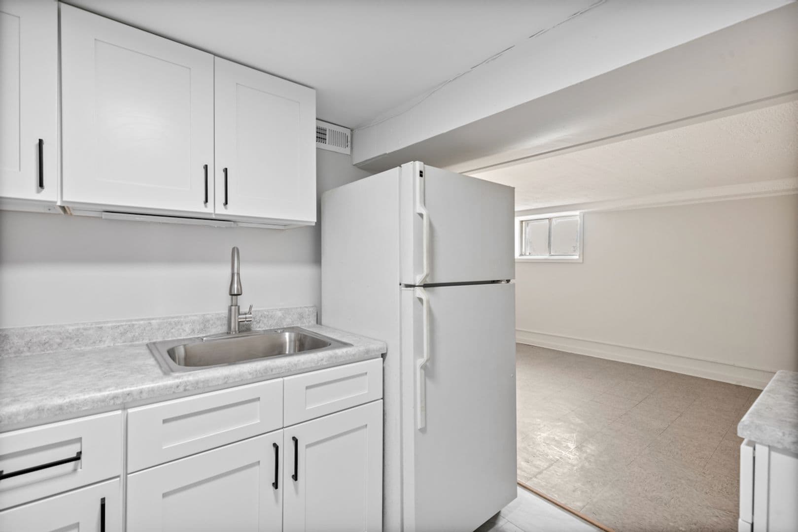 Chicago Apartment: 5701 N. Keystone