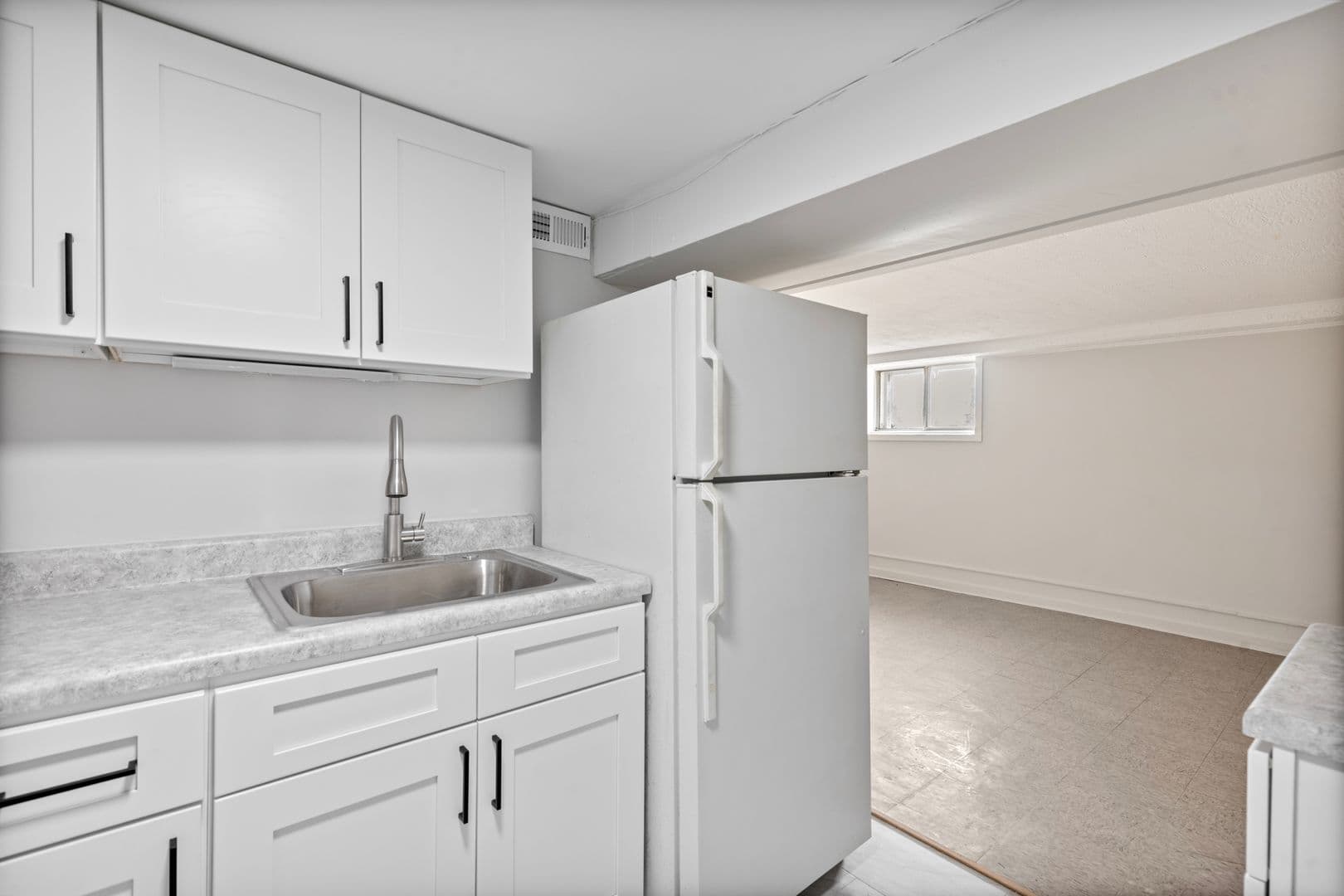 Chicago Apartment: 5701 N. Keystone