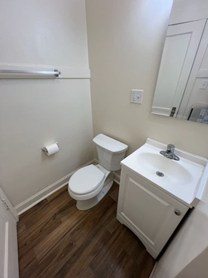 Chicago Apartment: 1900 W. Cornelia