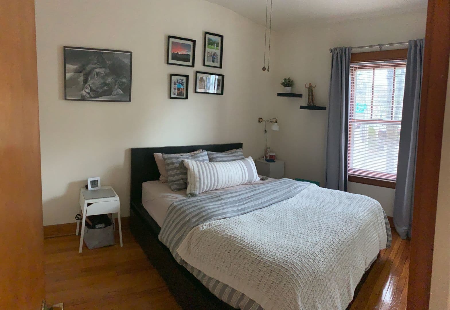 Chicago Apartment: 1900 W. Cornelia