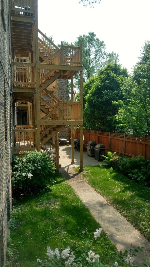 Chicago Apartment: 1900 W. Cornelia