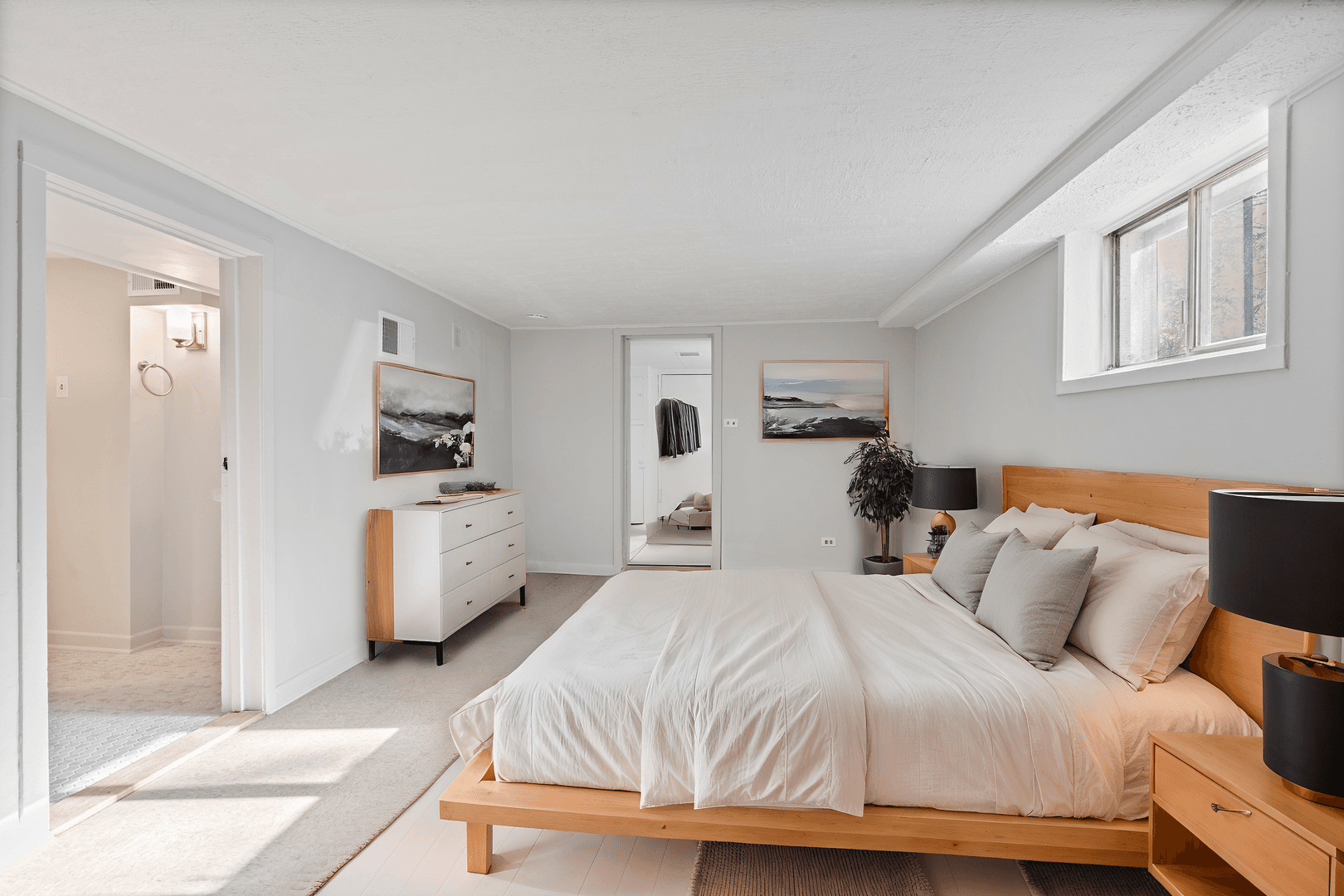 Chicago Apartment: 5701 N. Keystone