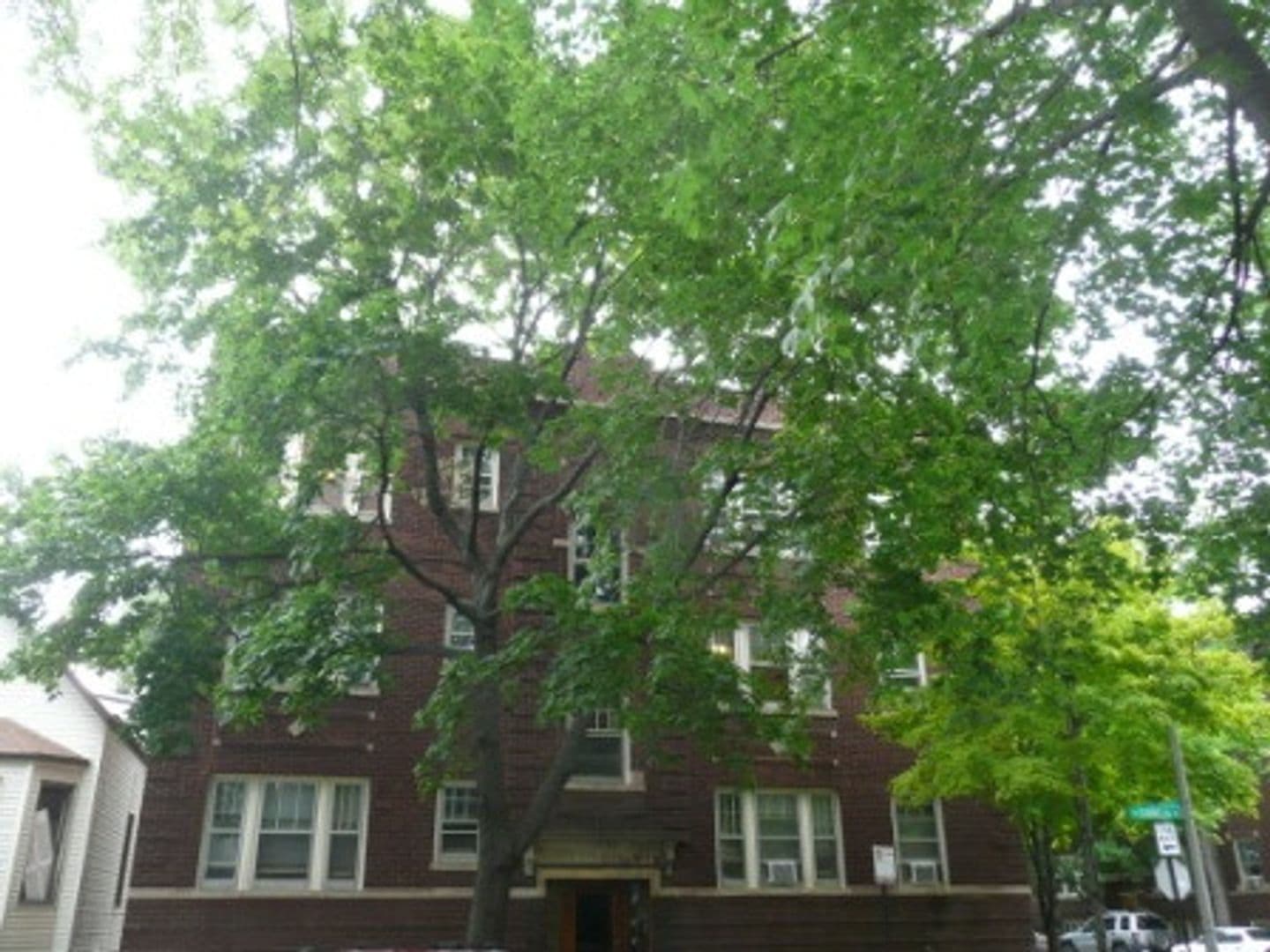 Chicago Apartment: 1900 W. Cornelia