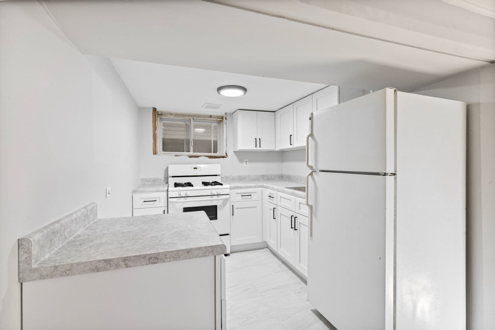 Chicago Apartment: 5701 N. Keystone