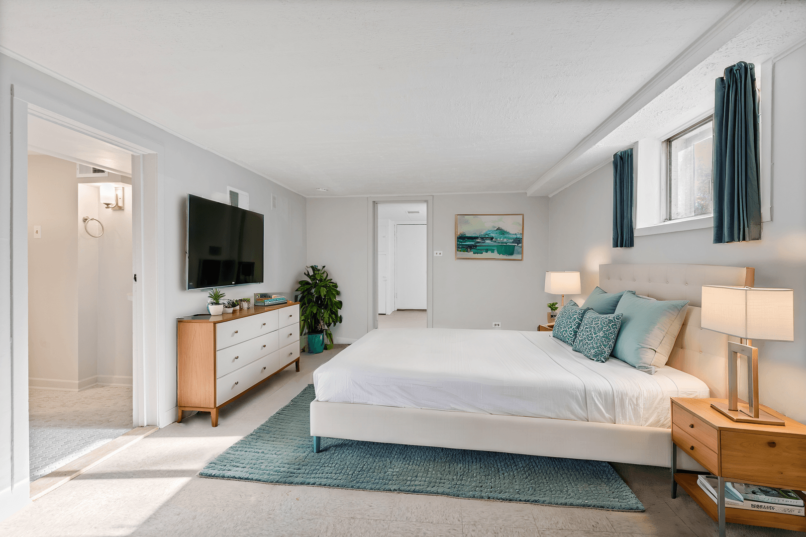 Chicago Apartment: 5701 N. Keystone
