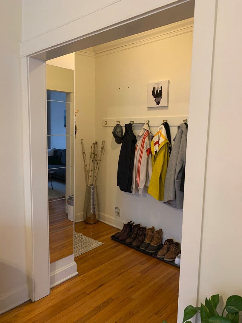 Chicago Apartment: 1900 W. Cornelia