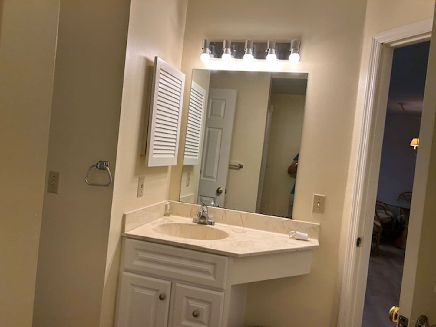 Hilton Head Condo: 200 Colonnade Road, #203