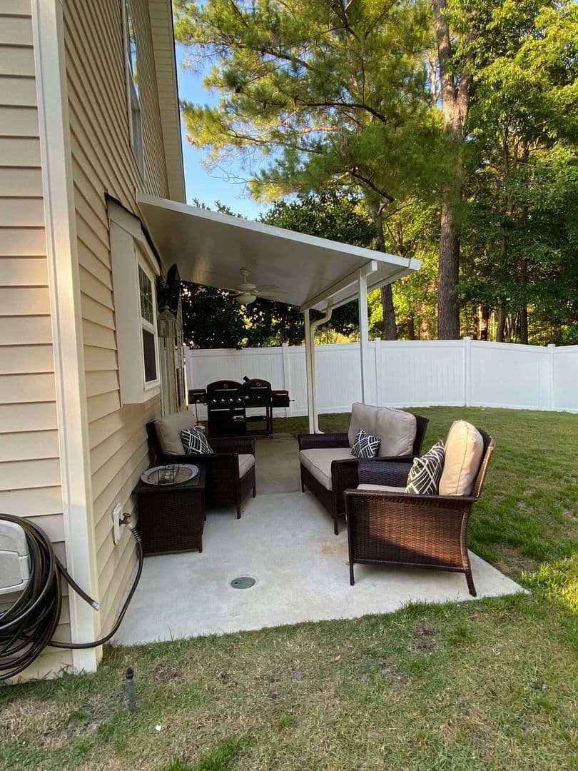 Bluffton House: 22 Lake Linden Drive