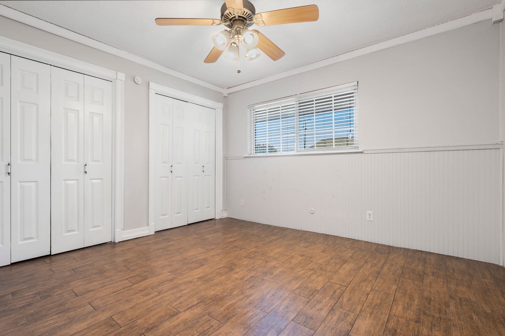 Grapevine Apartment: 1207 W Wall Street