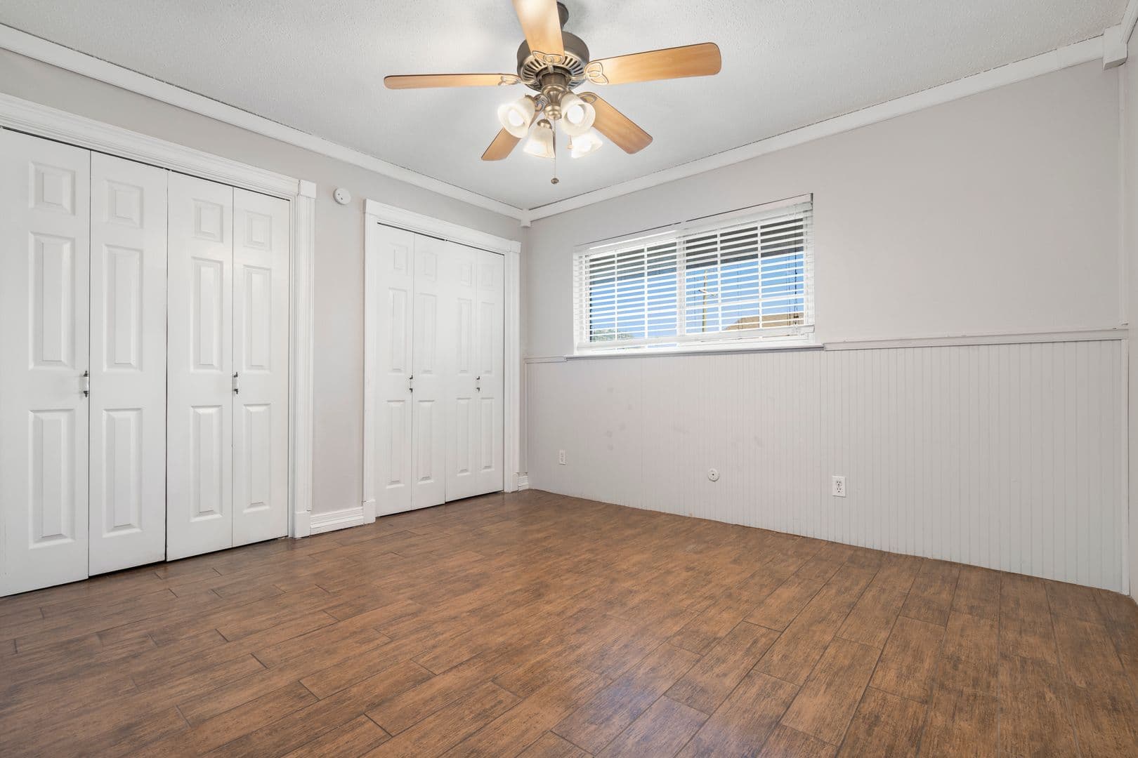 Grapevine Apartment: 1207 W Wall Street