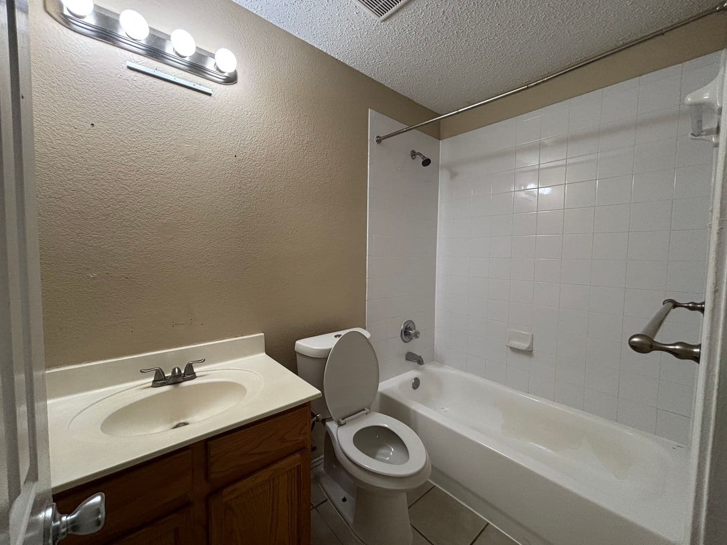 Roanoke House: 3405 Desert Mesa Road