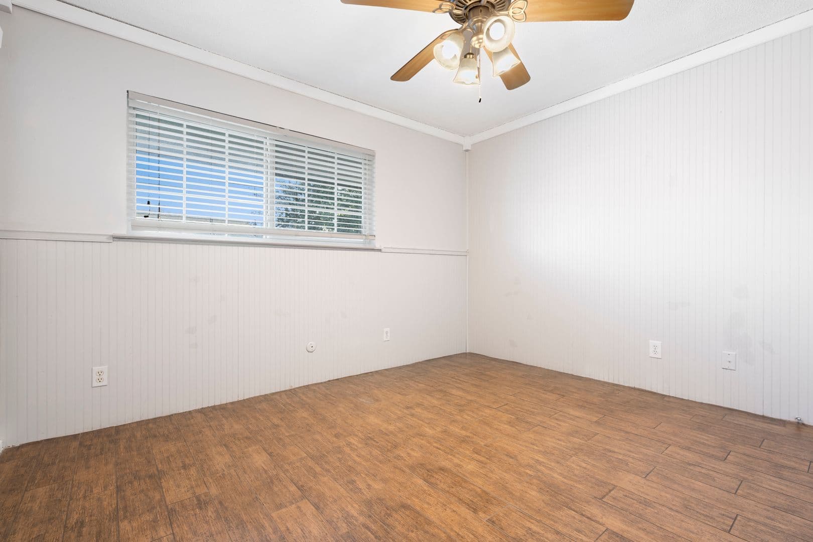 Grapevine Apartment: 1207 W Wall Street