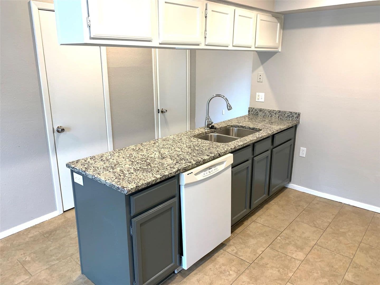 Coppell Townhome: 214 Samuel Boulevard