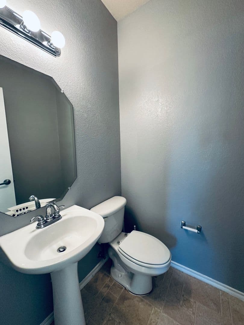 Fort Worth House: 10941 Colonial Heights Lane