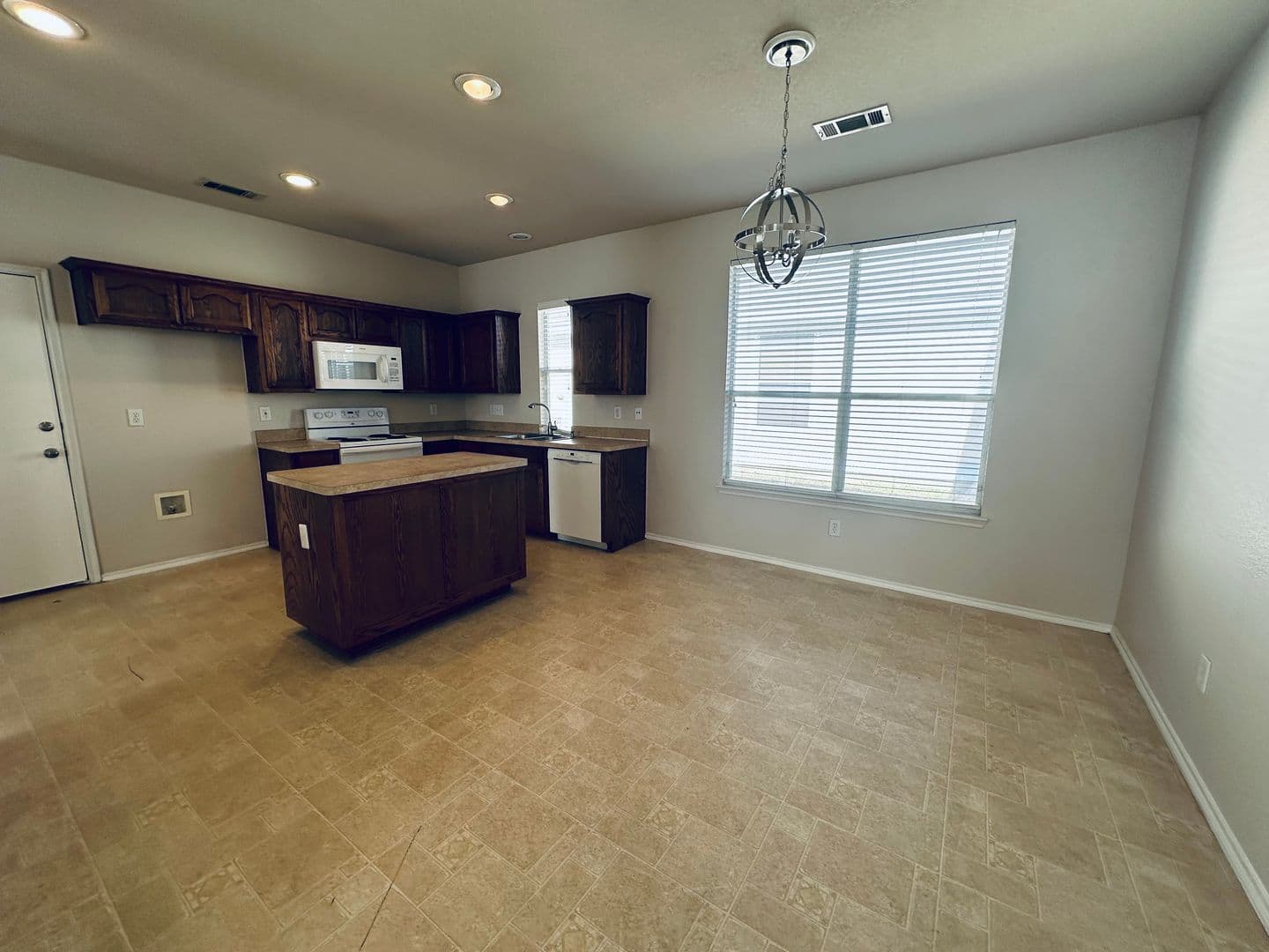 Fort Worth House: 10941 Colonial Heights Lane