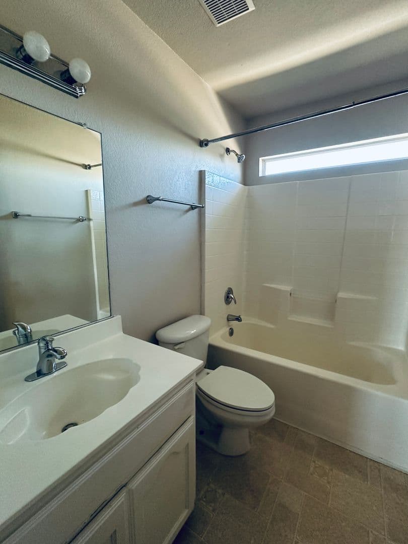 Fort Worth House: 10941 Colonial Heights Lane