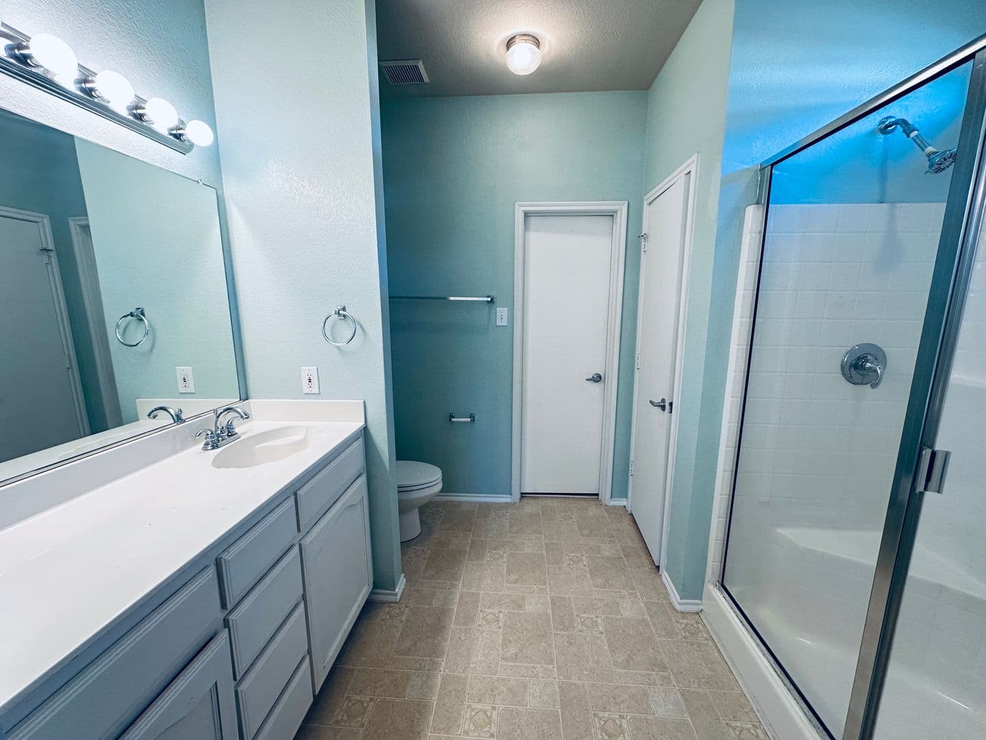 Fort Worth House: 10941 Colonial Heights Lane