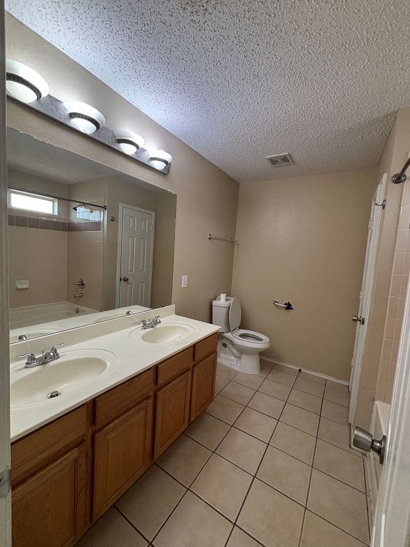 Roanoke House: 3405 Desert Mesa Road