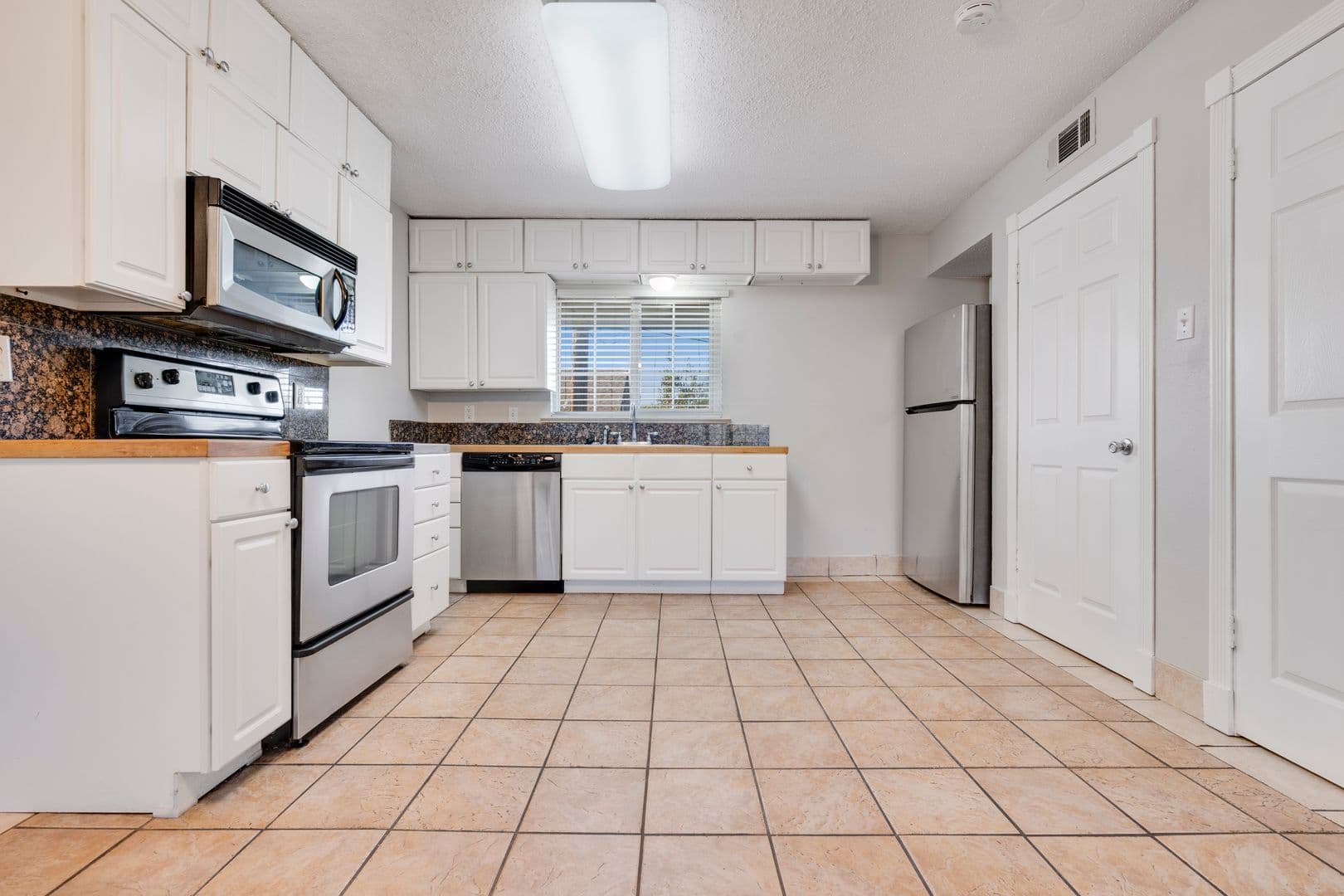 Grapevine Apartment: 1207 W Wall Street